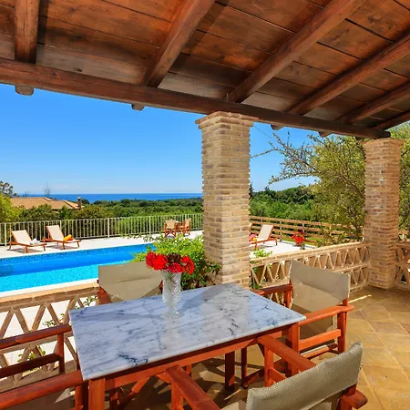 Liuba Ferienhaus *